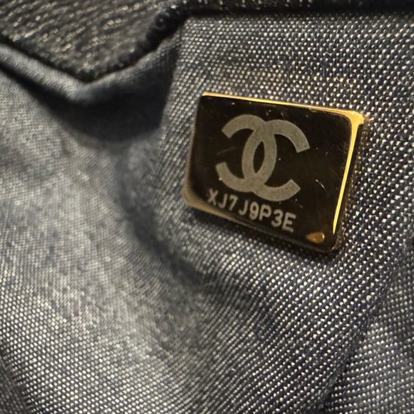 Chanel Bicolor Denim hobo tote bag - Picture 8 of 11